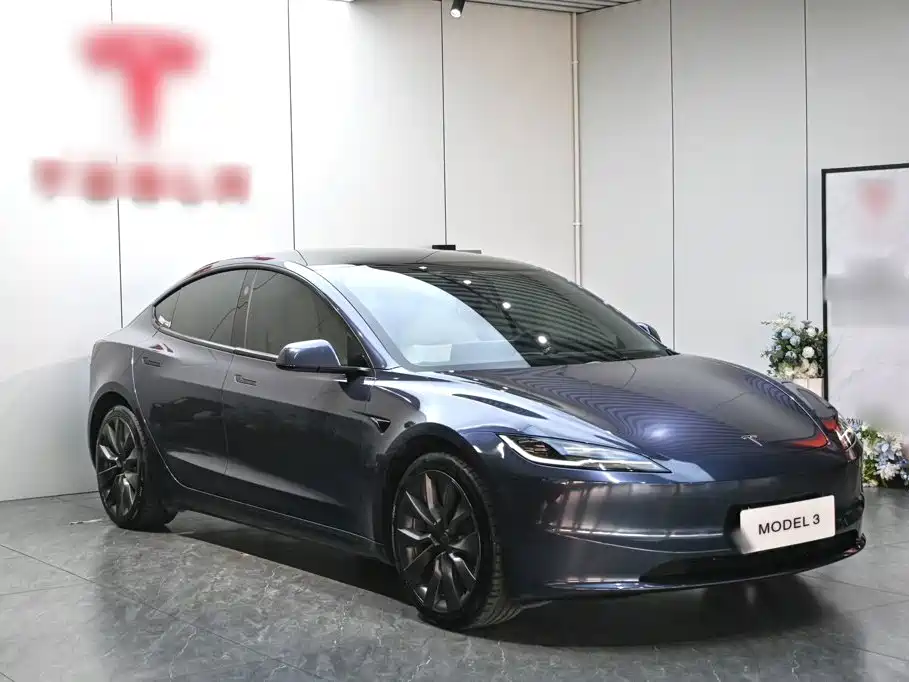 Tesla Model 3 — миниатюра 4
