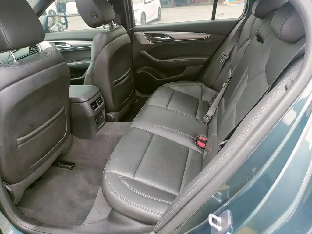 Cadillac CT5 — миниатюра 11