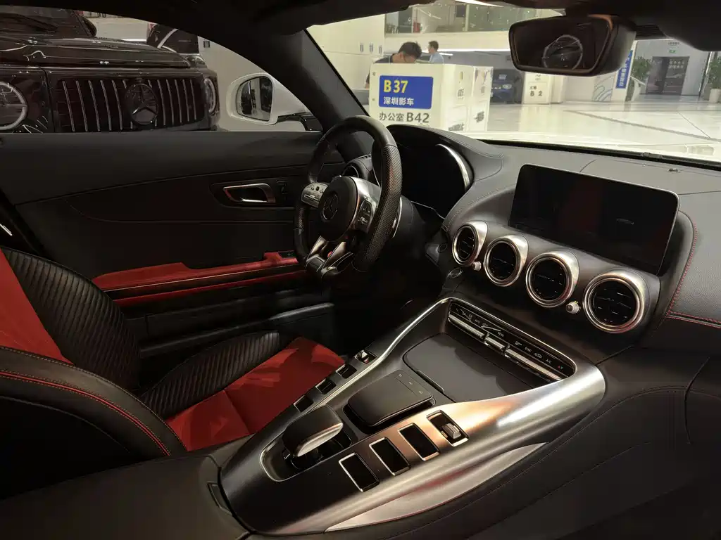 MERCEDES-BENZ AMG GT