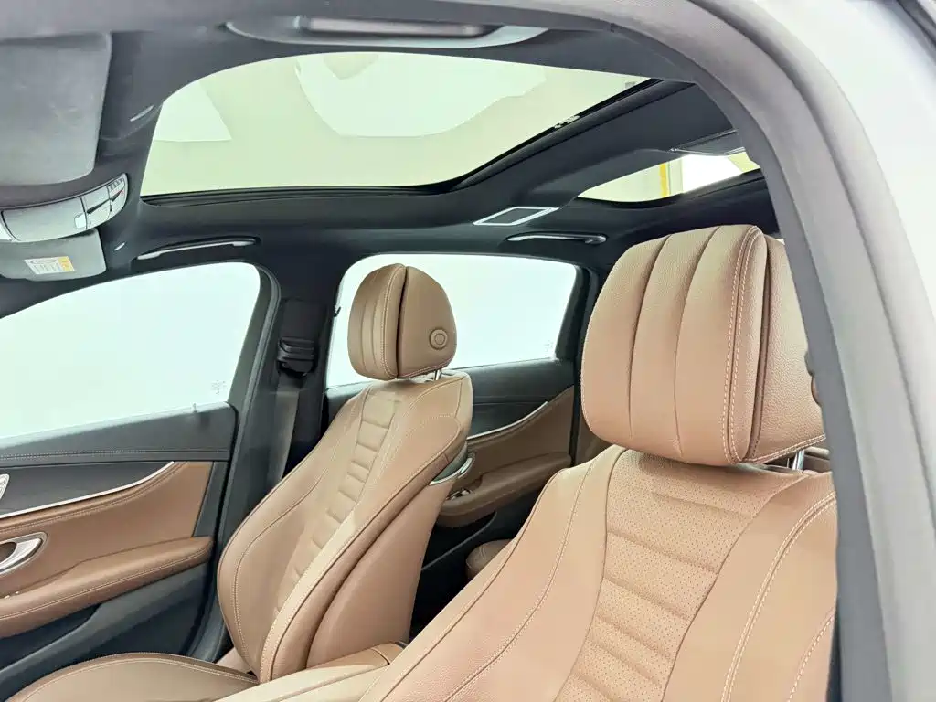 Mercedes-Benz E-Class — миниатюра 24