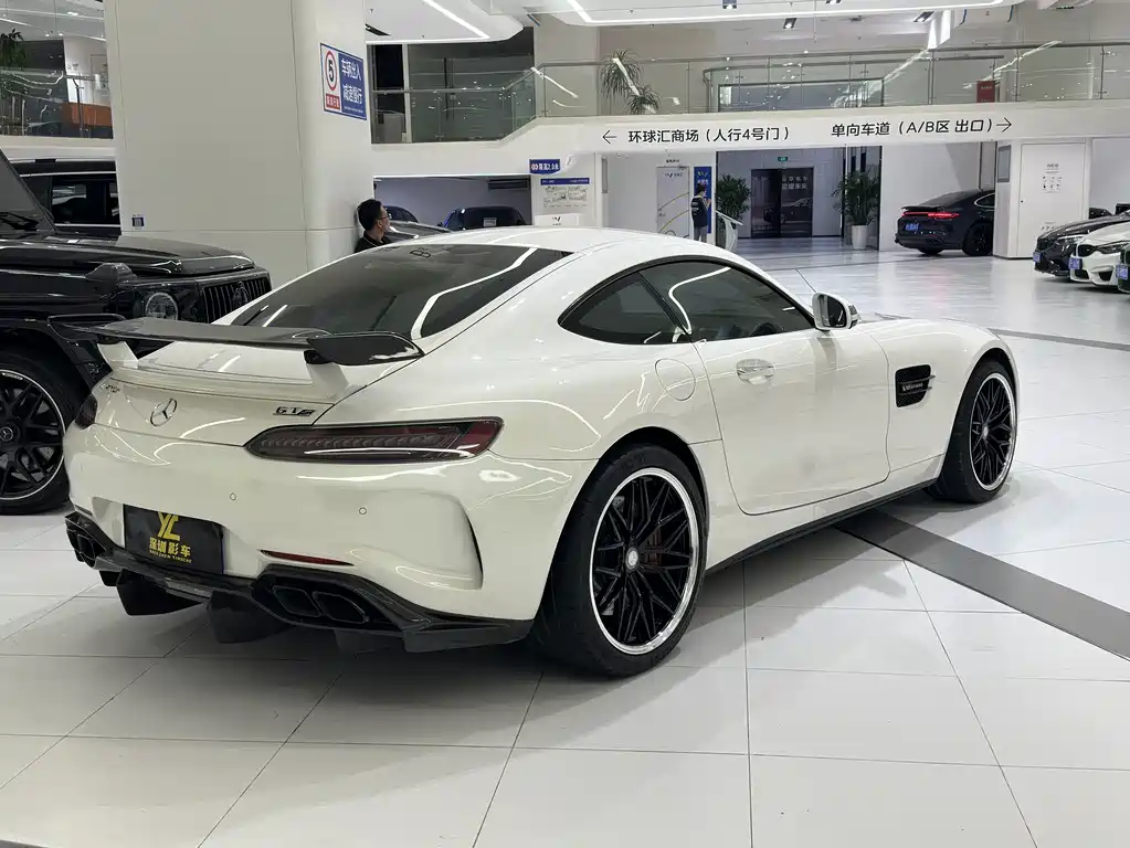 MERCEDES-BENZ AMG GT