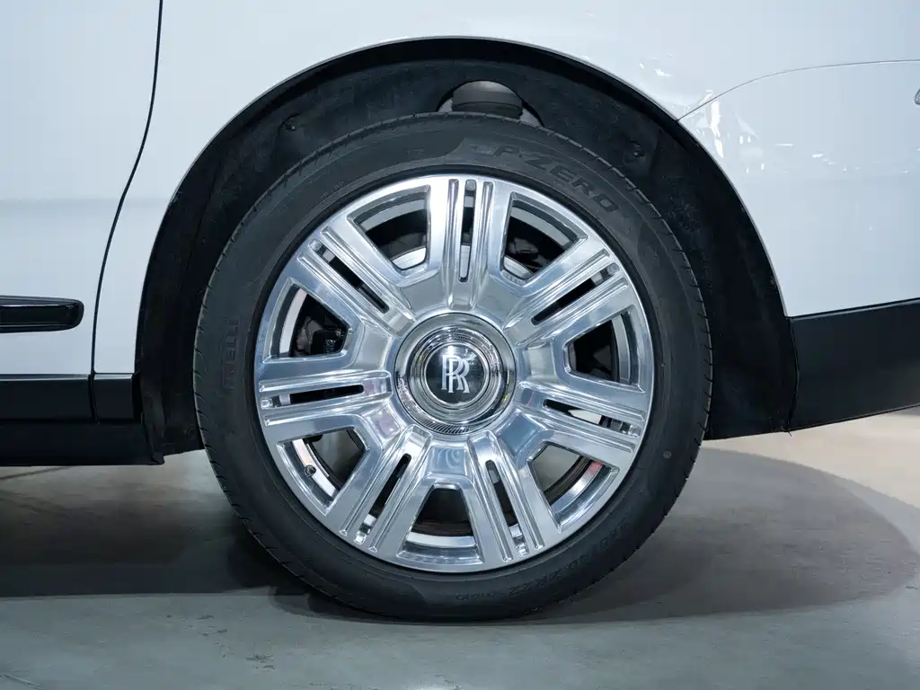 Rolls-Royce Cullinan — миниатюра 5