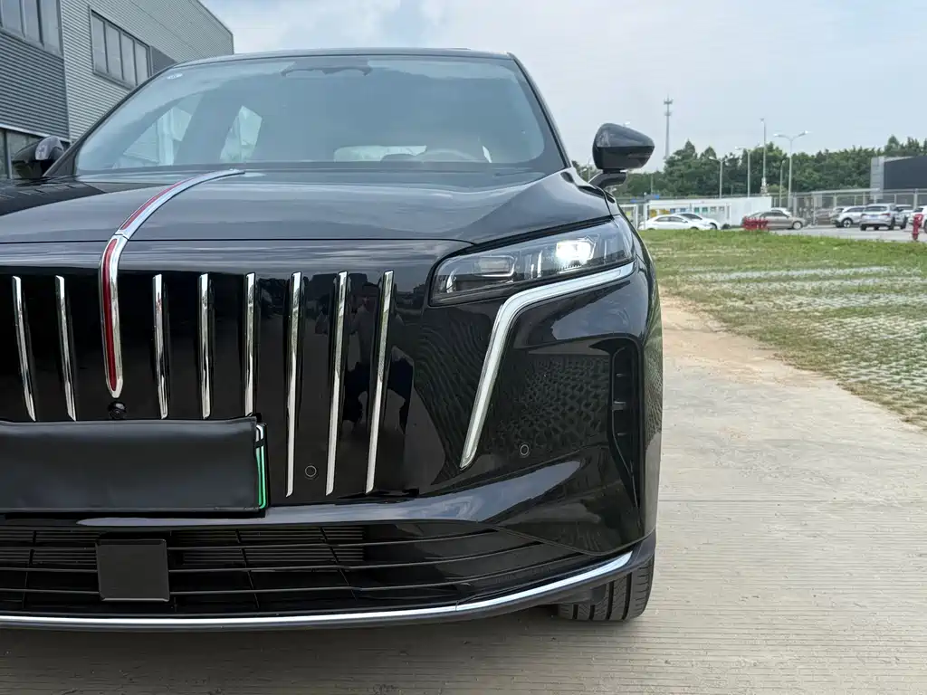 Hongqi Красный флаг HS6 PHEV — миниатюра 3