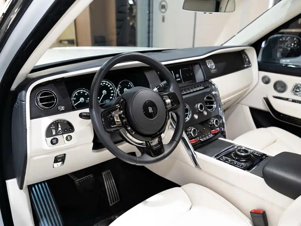 Rolls-Royce Cullinan — миниатюра 24