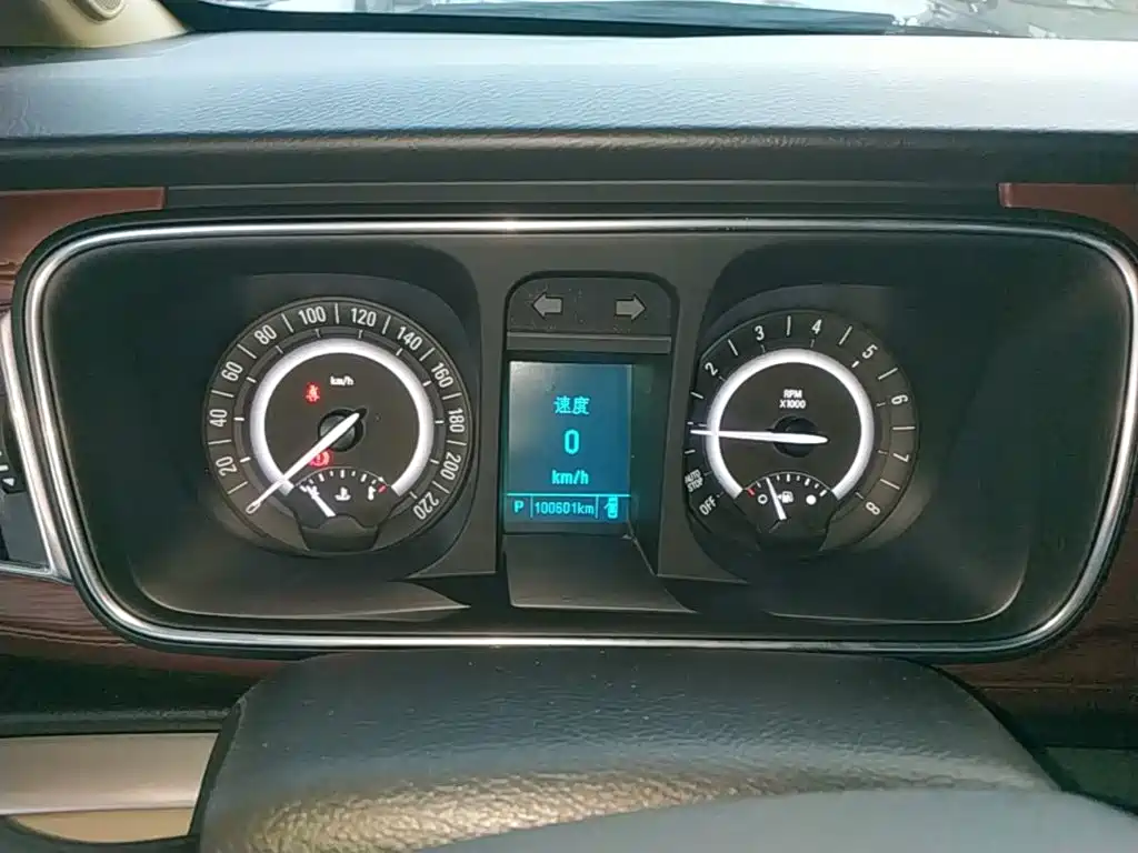 Buick GL8 — миниатюра 12