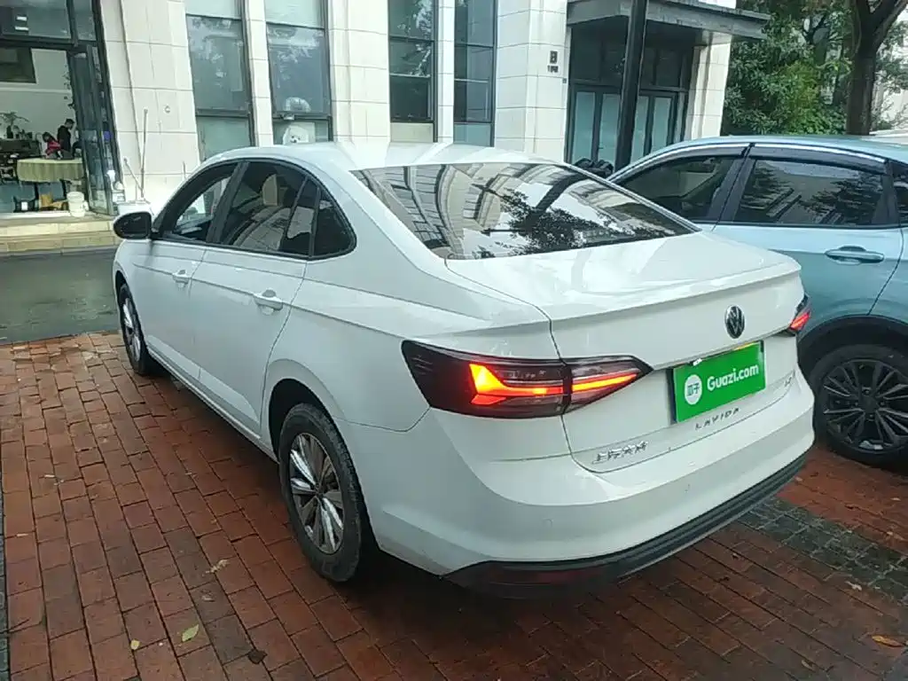 Volkswagen Lavida — миниатюра 5