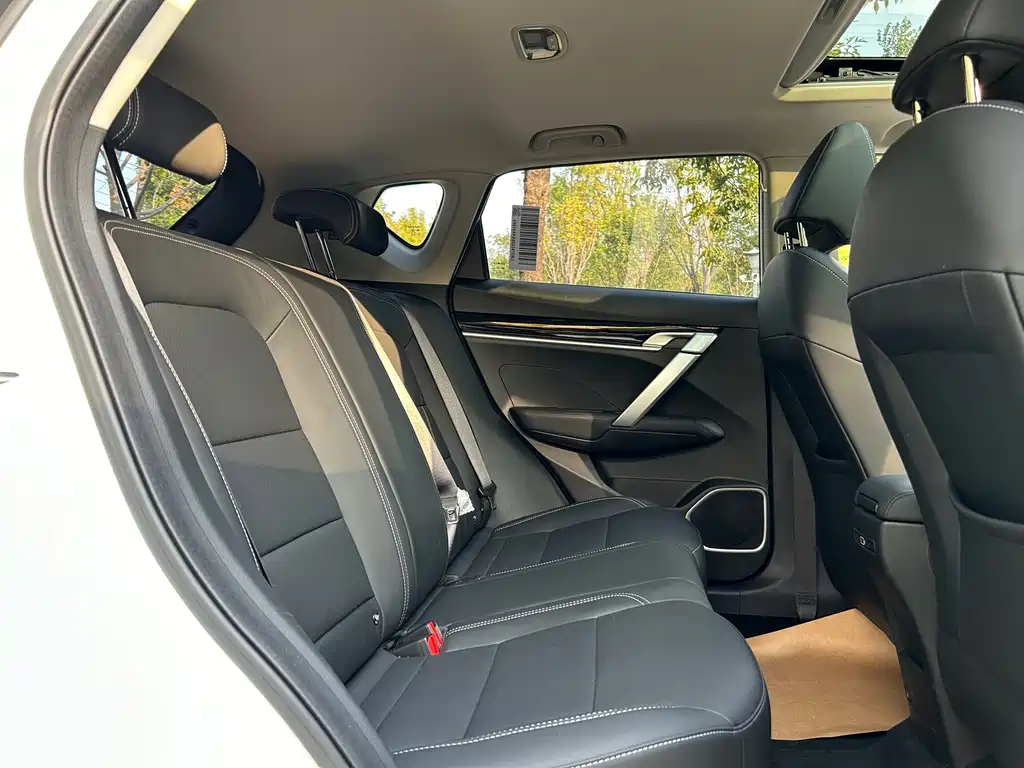 Geely Binyue — миниатюра 11