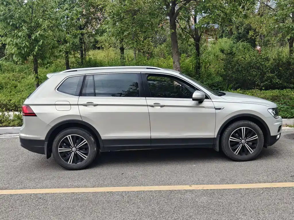 Volkswagen Tiguan L — миниатюра 5