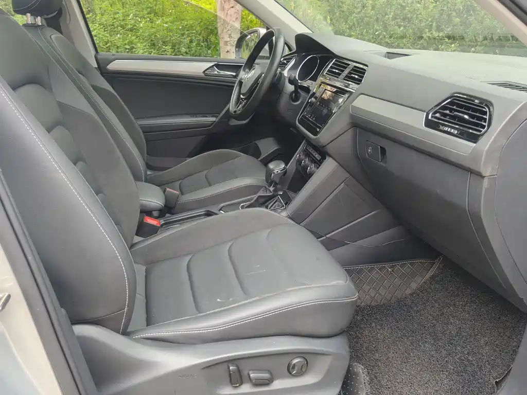 Volkswagen Tiguan L — миниатюра 10