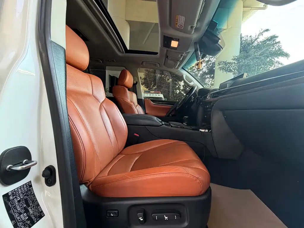 Lexus LX — миниатюра 15