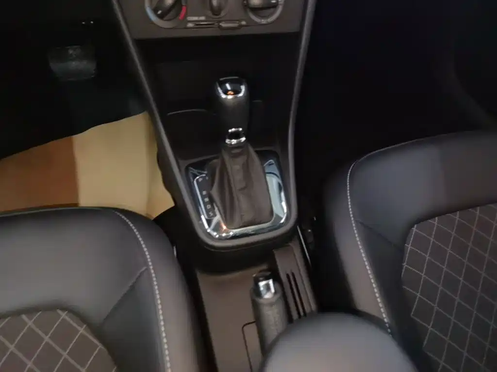 Skoda Rapid Spaceback — миниатюра 14