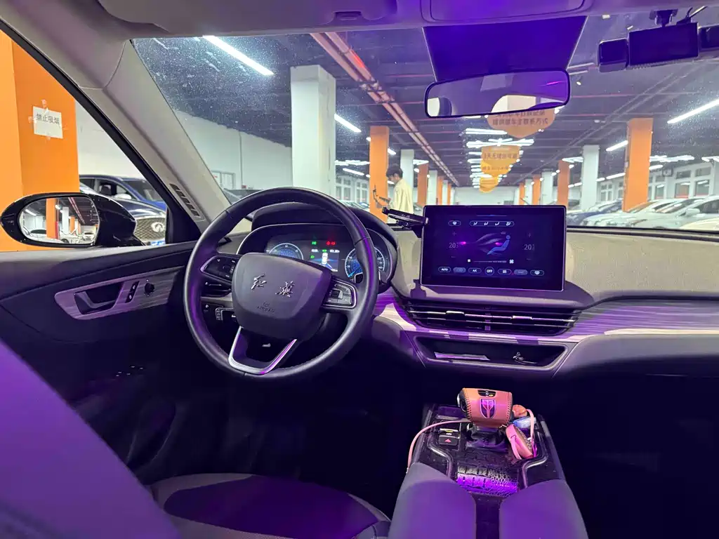 Hongqi Hongqi E-QM5 — миниатюра 19