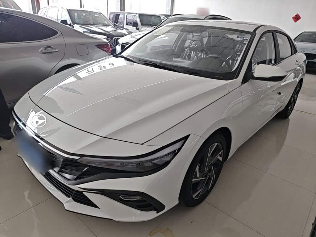 Hyundai Elantra 1.5 л 2026 г. Белый, пробег 100 км