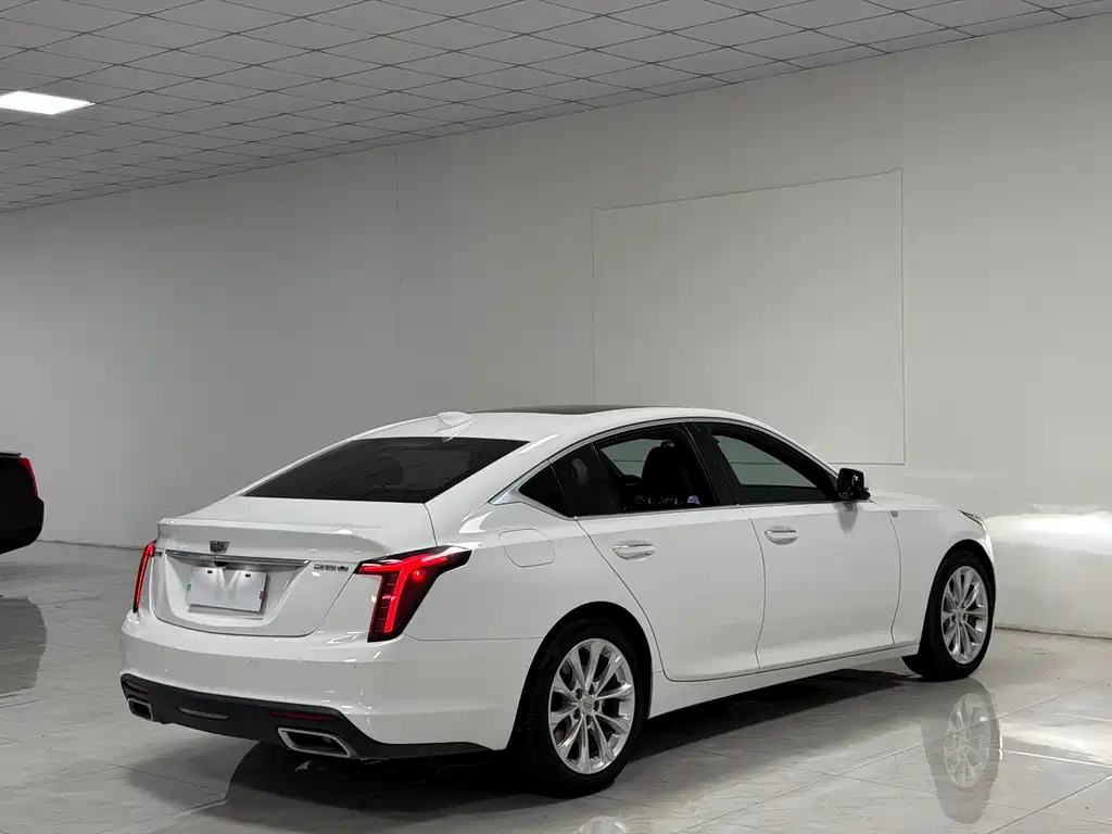 Cadillac CT5 — миниатюра 5
