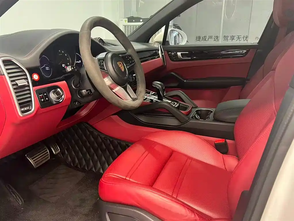 Porsche Cayenne — миниатюра 7