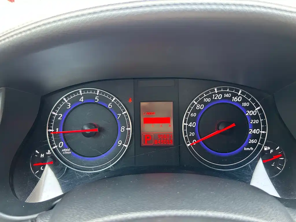 Infiniti EX — миниатюра 7