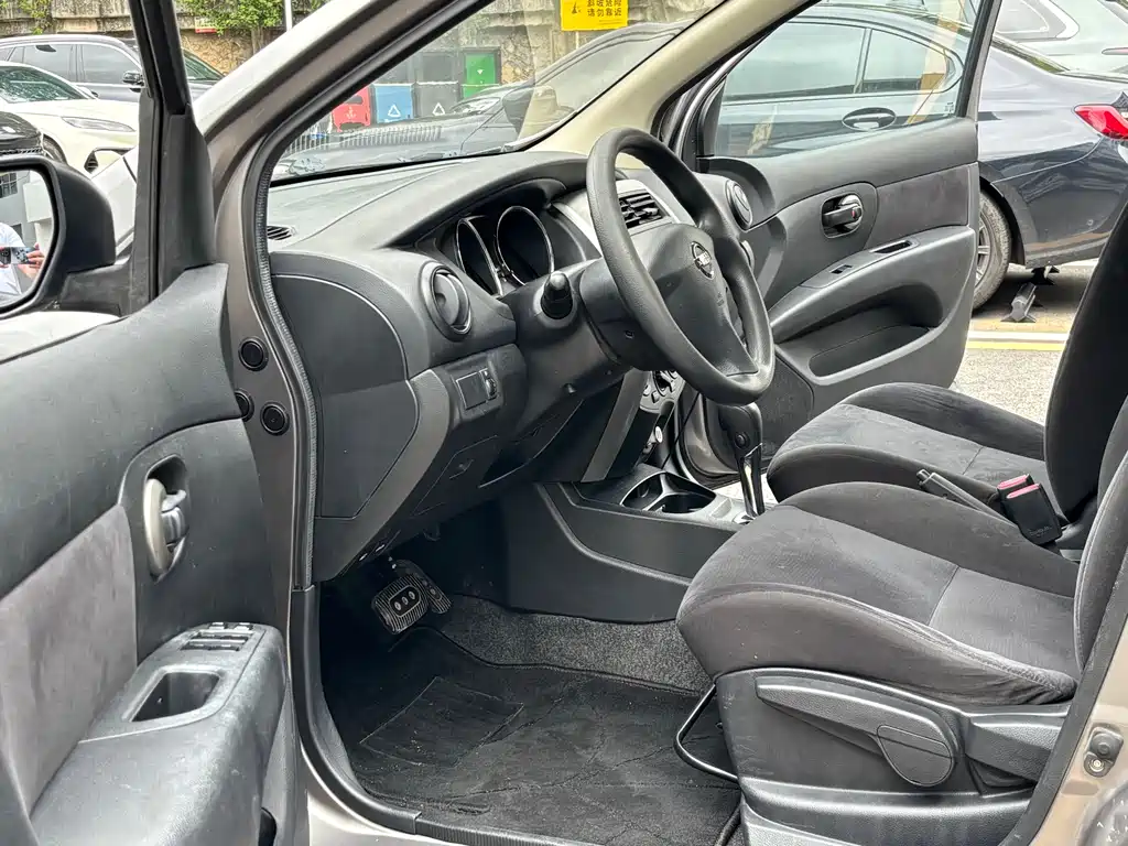 Nissan Livina 1.6XE CVT Comfort Edition, фото 10