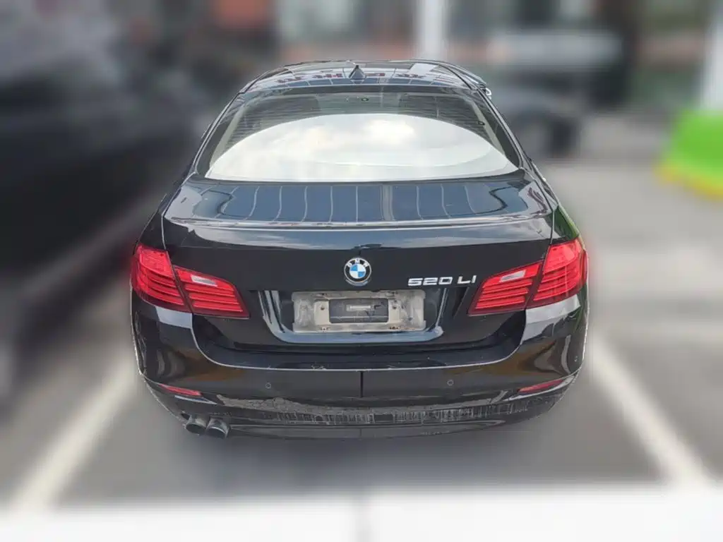 BMW 5 Series — миниатюра 8