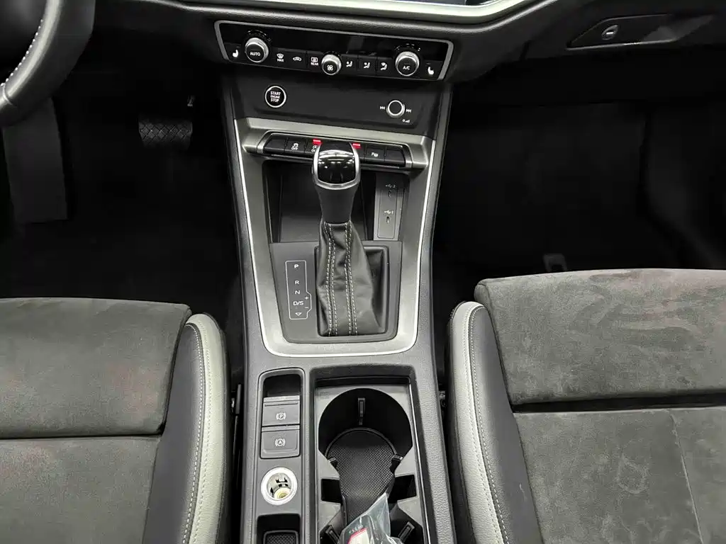 Audi Q3 — миниатюра 12
