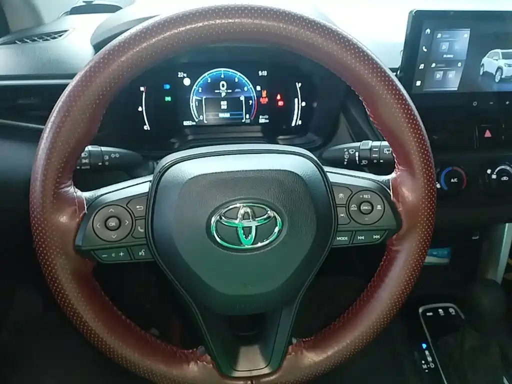 Toyota Corolla Cross — миниатюра 11