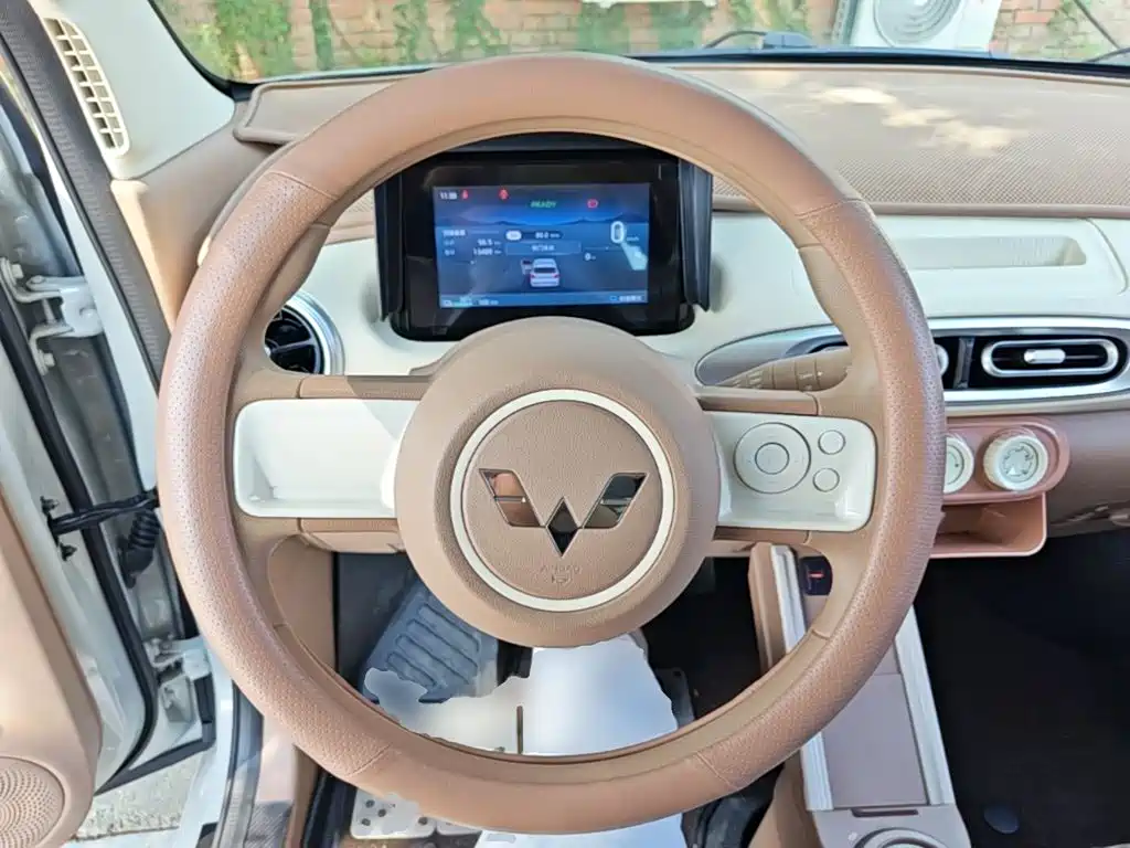 Wuling MINIEV — миниатюра 11