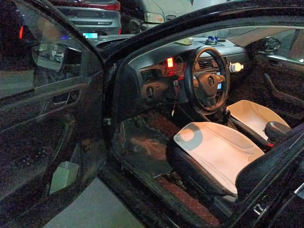 Volkswagen Santana — миниатюра 17