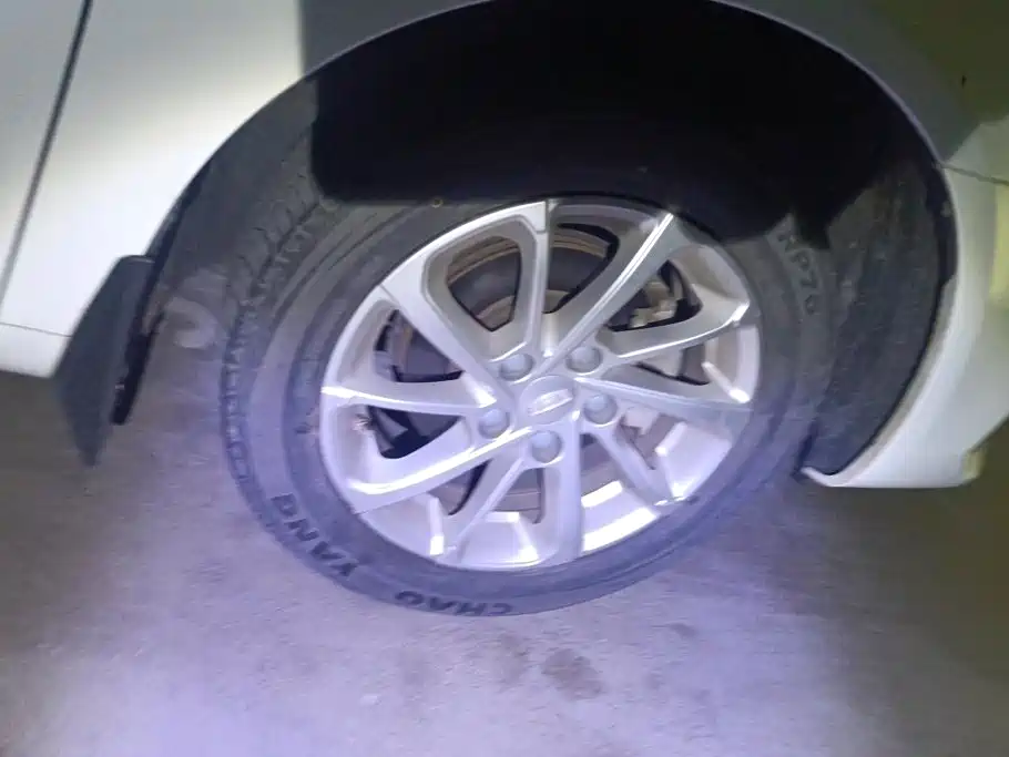 Geely Emgrand — миниатюра 6
