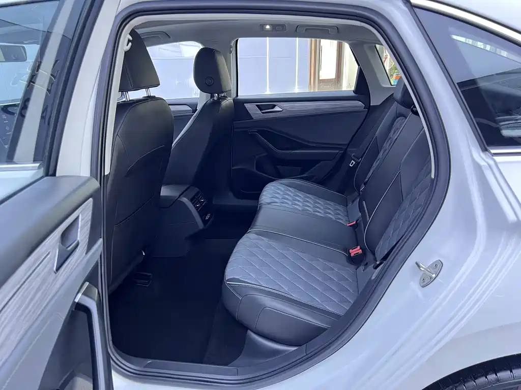 Volkswagen Sagitar — миниатюра 13