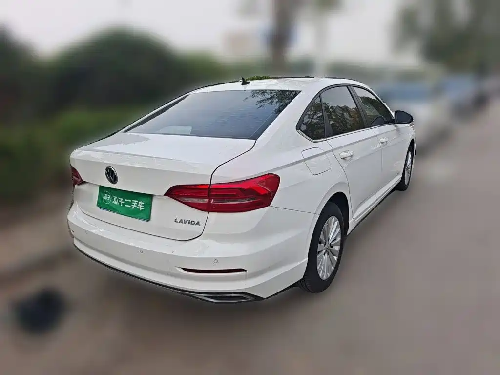 Volkswagen Lavida — миниатюра 4