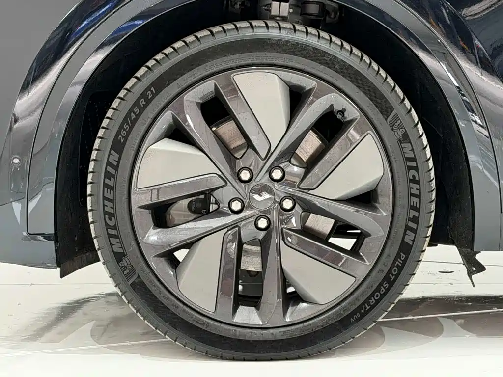 Li Auto Li L8 — миниатюра 11