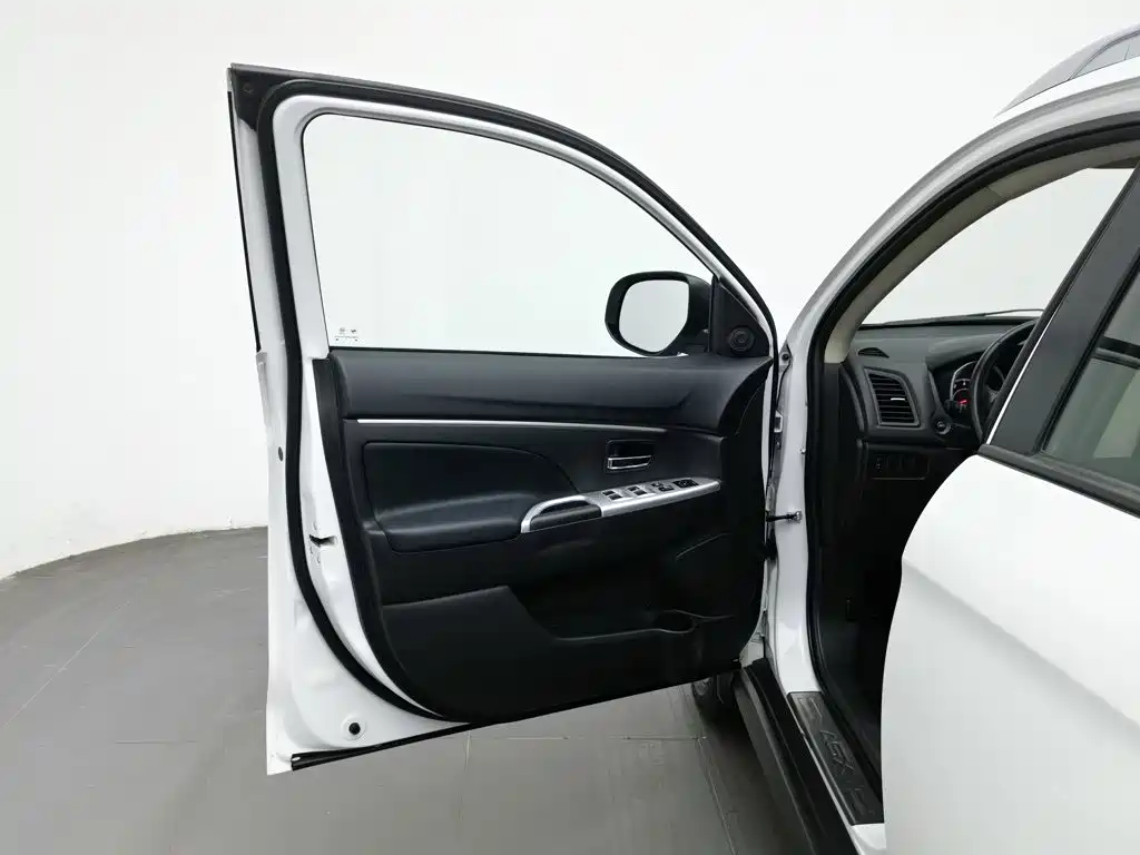 Mitsubishi ASX — миниатюра 8