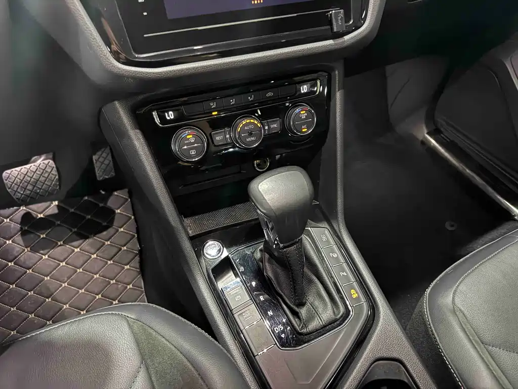 Volkswagen Tiguan L — миниатюра 15