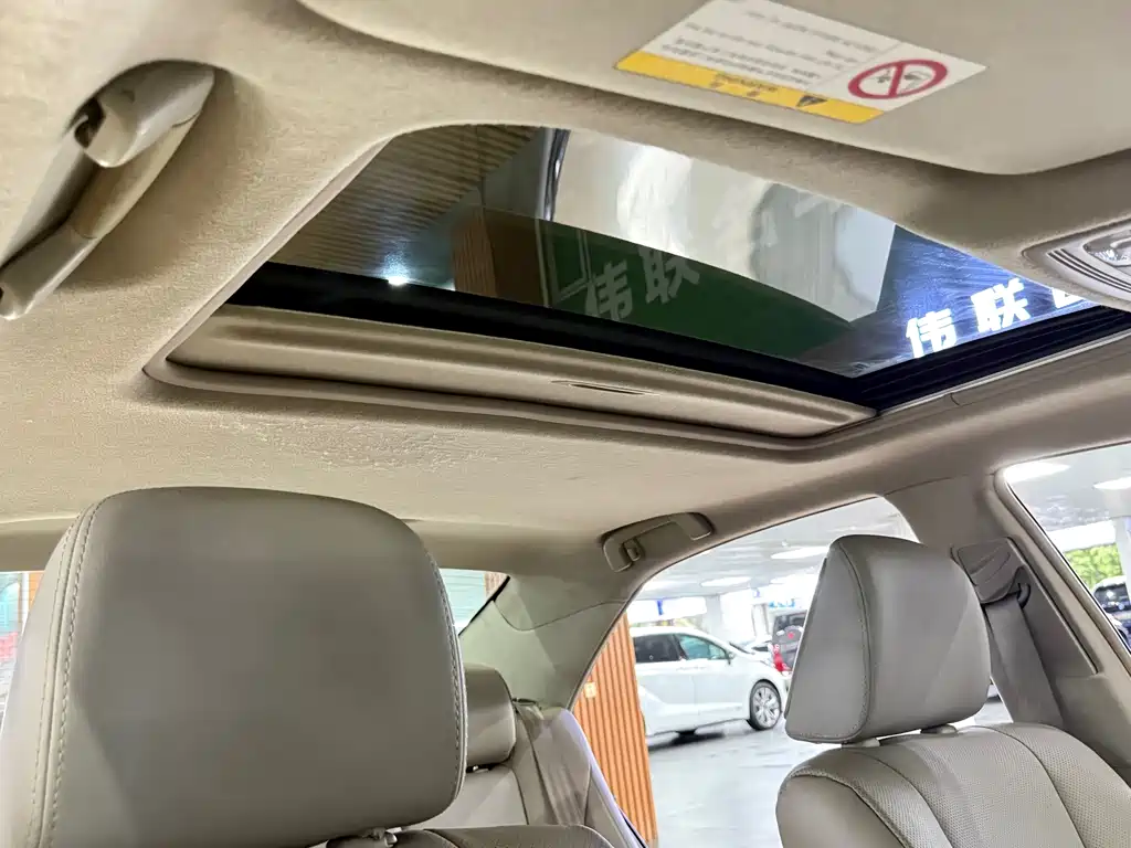 Toyota Camry — миниатюра 14