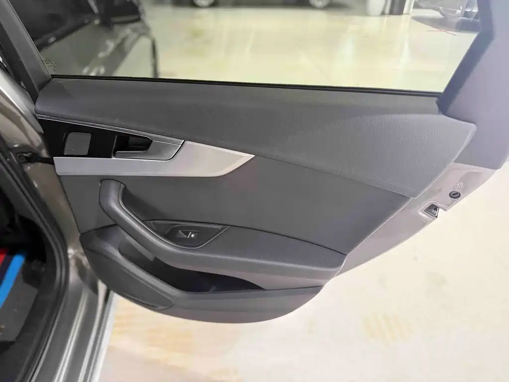 Audi A4 (Import) — миниатюра 21