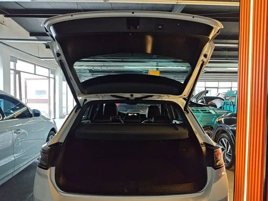 Volkswagen T-Roc — миниатюра 19