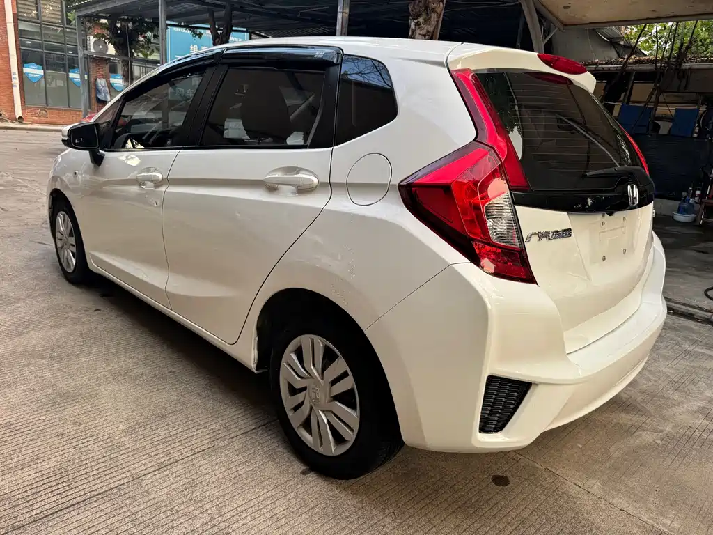 Honda Fit — миниатюра 12