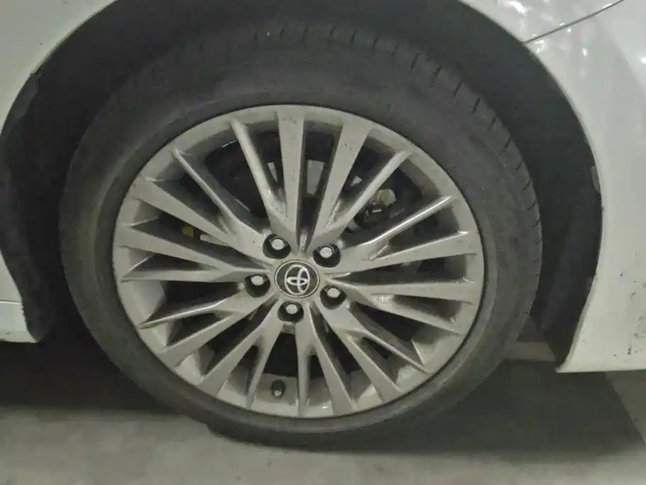 Toyota Camry — миниатюра 6