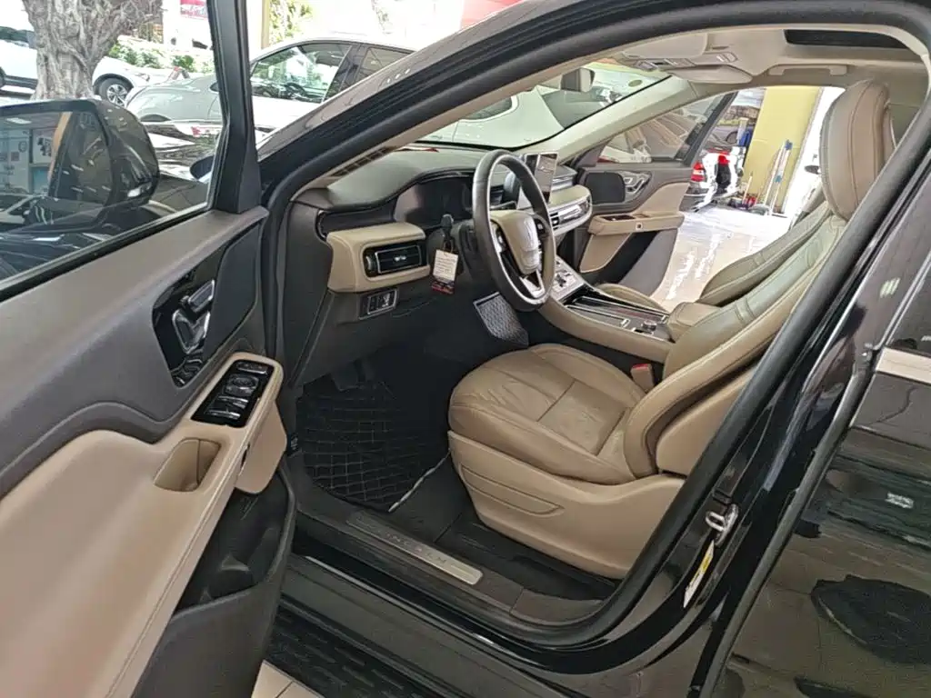 Lincoln Aviator (Import) — миниатюра 16