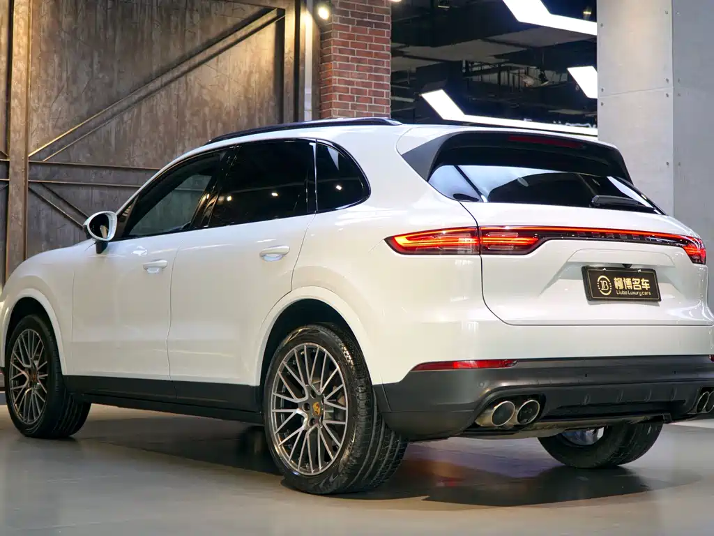 Porsche Cayenne — миниатюра 4
