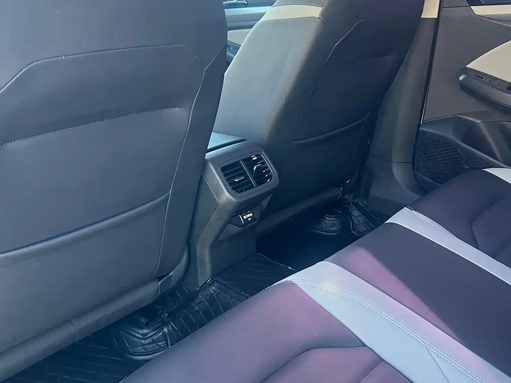 Volkswagen Bora 2024 300TSI DSG