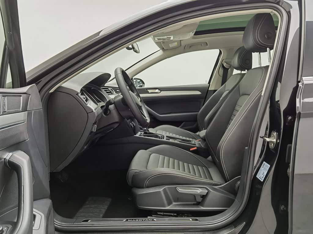 Volkswagen Magotan 1.4 л 2021 г. Чёрный, пробег 47100 км