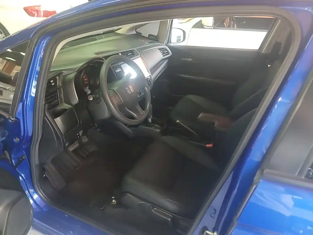 Honda Fit — миниатюра 15