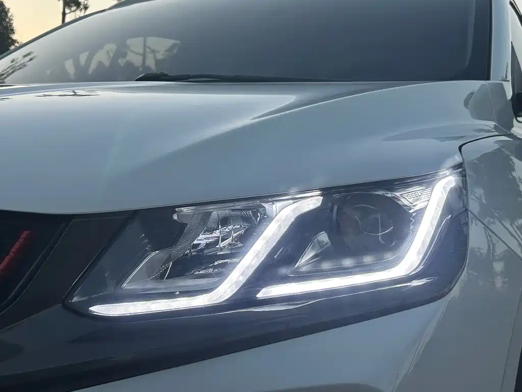 Geely Binyue — миниатюра 19