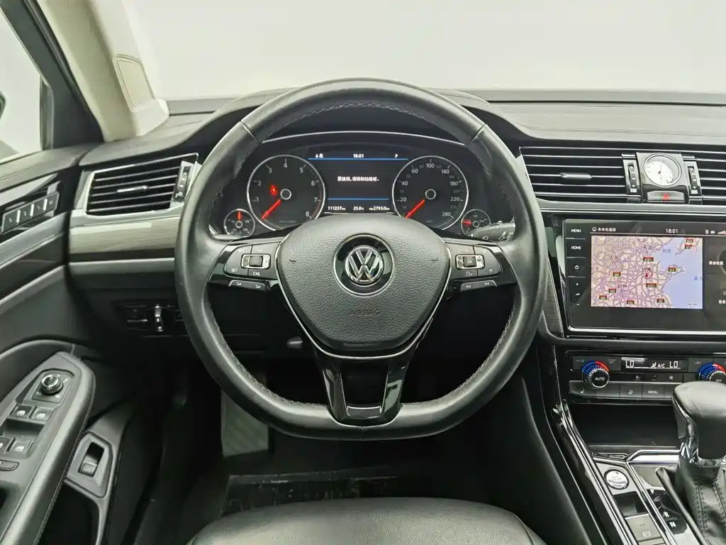 Volkswagen Phideon — миниатюра 11