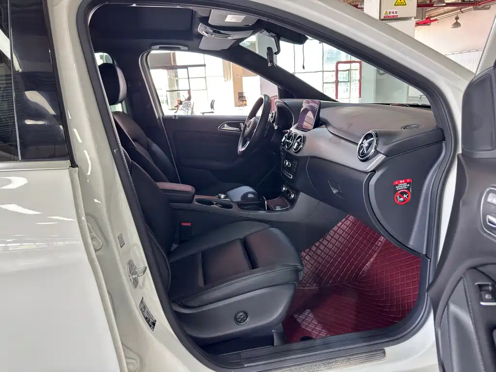 Mercedes-Benz B-Class — миниатюра 10