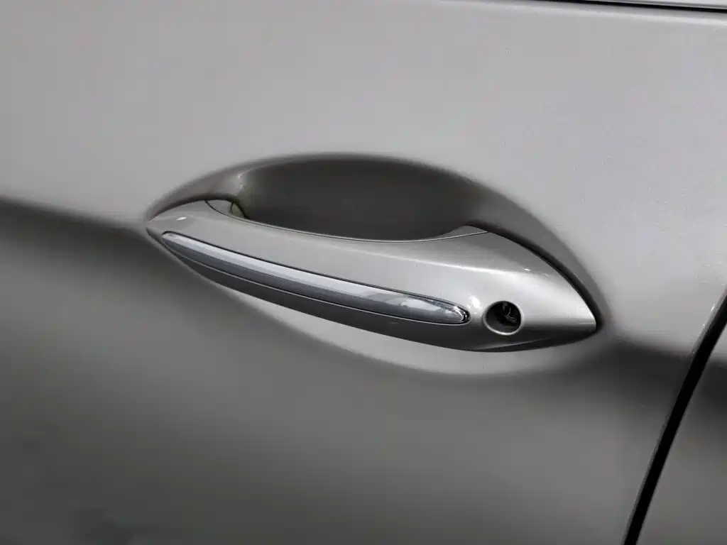 BMW 5 Series — миниатюра 18