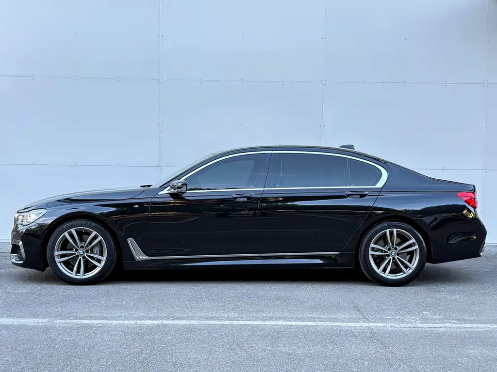 BMW 7 Series — миниатюра 3