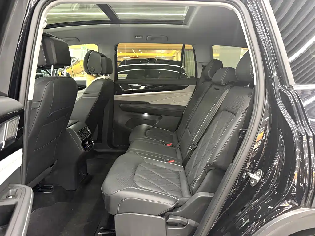 Volkswagen Teramont — миниатюра 8
