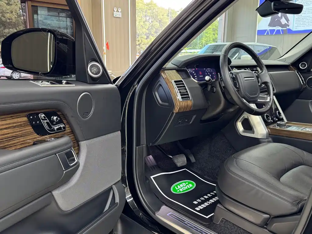 Land Rover Range Rover — миниатюра 5