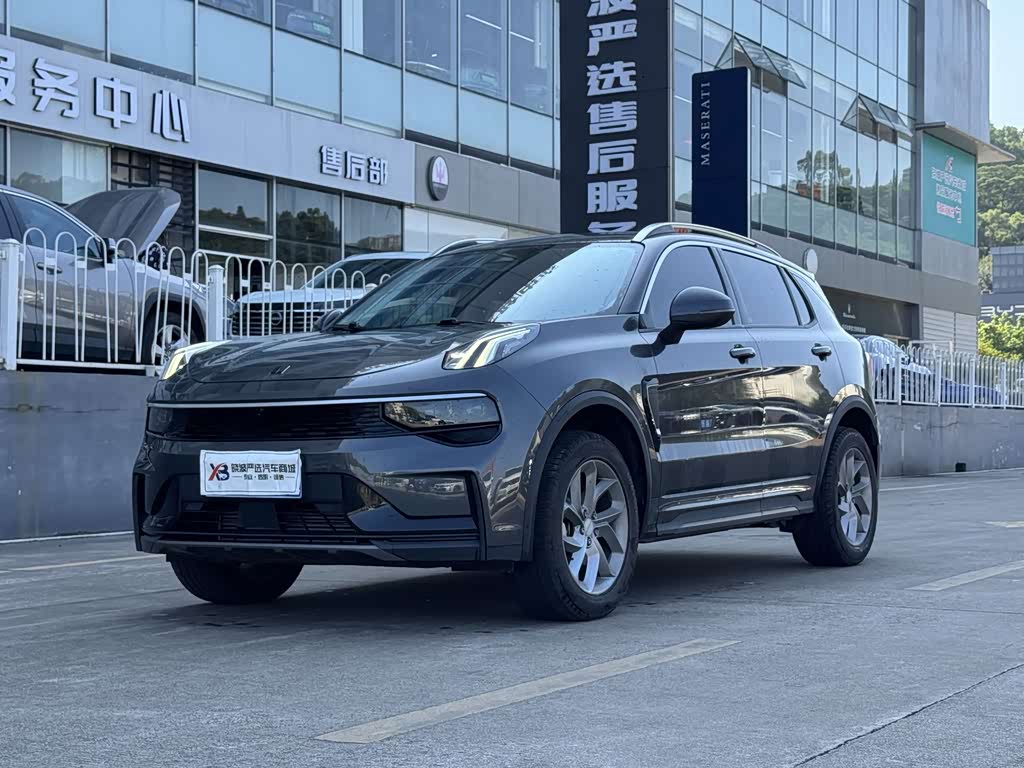 Lynk & Co 01